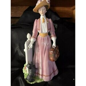 Vintage 1983 Avon Mrs Albee Presidents Club Award Porcelain Figurine Scottie Dog